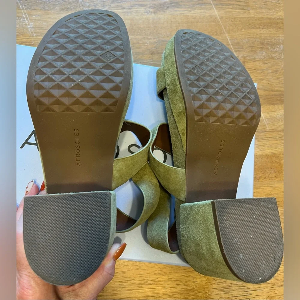 Aerosoles olive green suede, chunky heel sandal! Gently worn. Size 8 1/2. - Picture 5 of 6